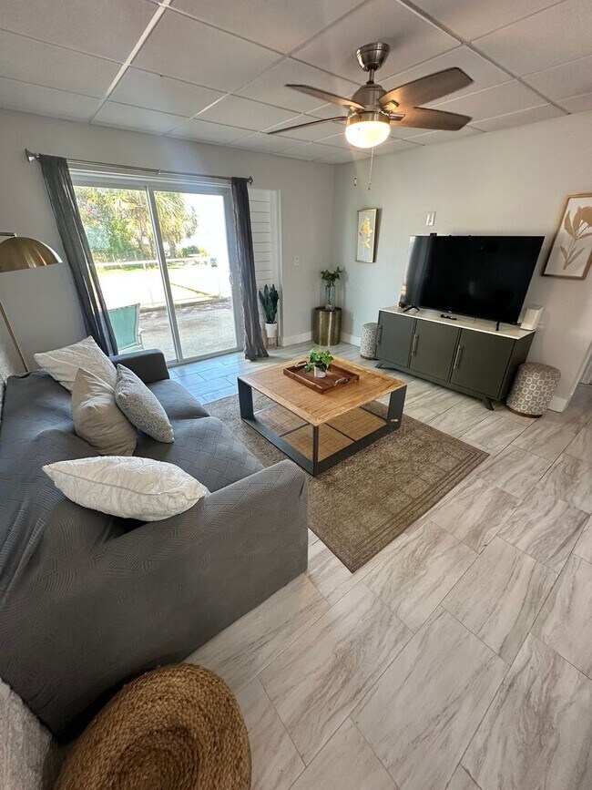 Building Photo - 334 Bluefish Dr