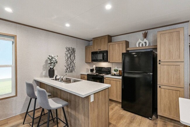 Building Photo - 105 Sundale Trailer Ct