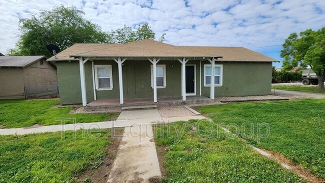 Primary Photo - 20579 Ave 184