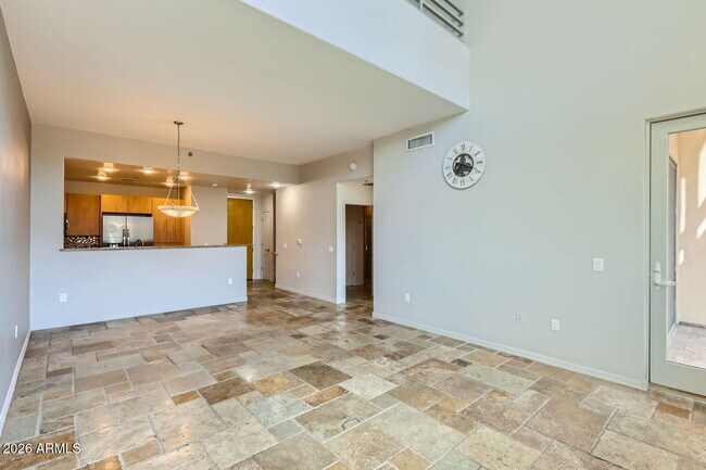 Building Photo - 17 W Vernon Ave