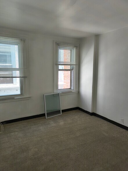 Building Photo - 5002 N 10th St