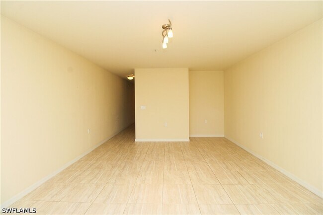 Building Photo - 9051 Gervais Cir