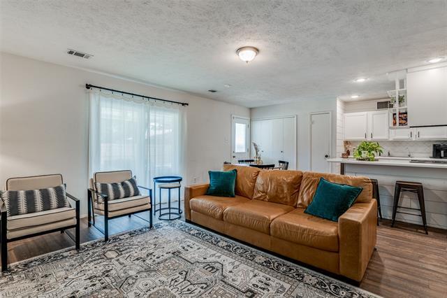 Building Photo - 6022 Highcrest Dr