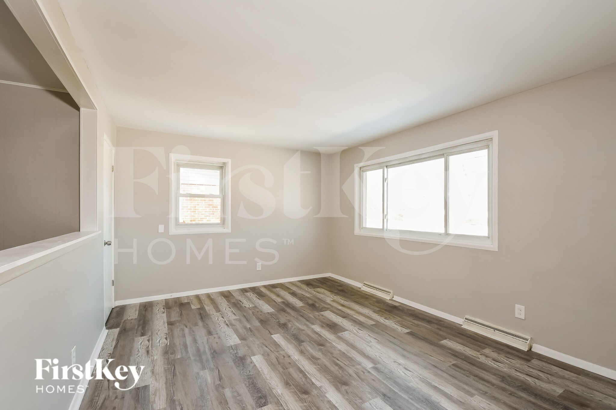 Building Photo - 2485 Jenkee Dr