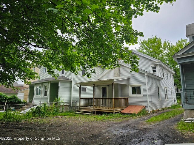 Building Photo - 58 Canaan St