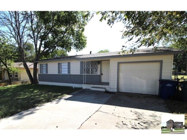 Primary Photo - 2107 Brantley Ave