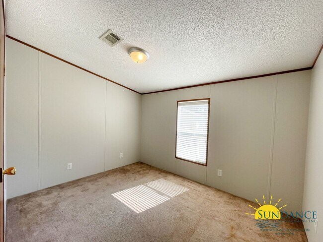Building Photo - Great 3 Bedroom Mobile Home In Fort Walton...