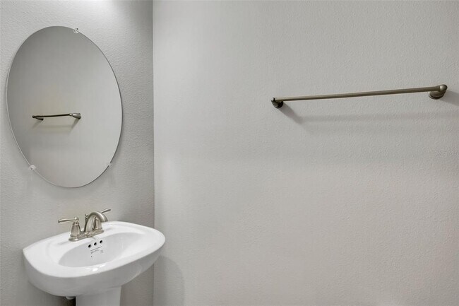 Building Photo - 5634 Tripoli Dr