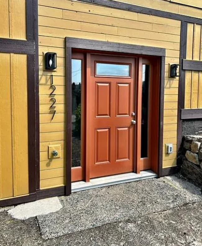 Building Photo - Quality Remodeled 2-Bed in Prime Location