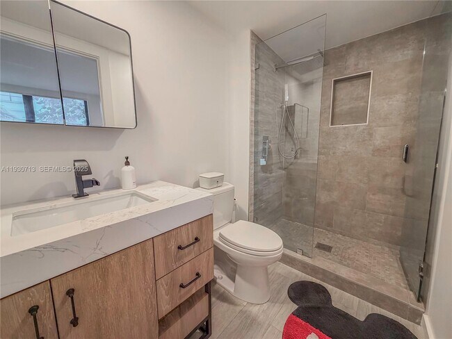 Building Photo - 9801 Collins Ave