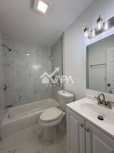 Building Photo - 231 Middlebury Dr