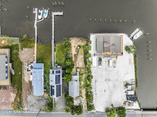 Building Photo - 392 Dock Rd