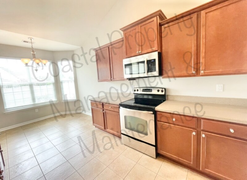 Building Photo - 135 Carolina Oaks Dr