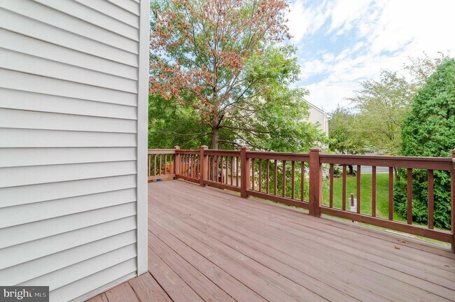 Building Photo - 14724 Stream Pond Dr