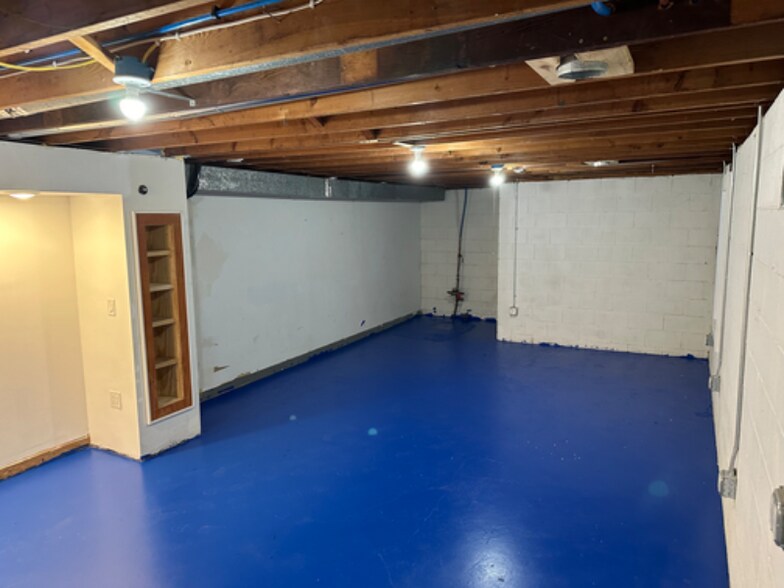Building Photo - 7017-74 1/2 74th 1/2 Ave N
