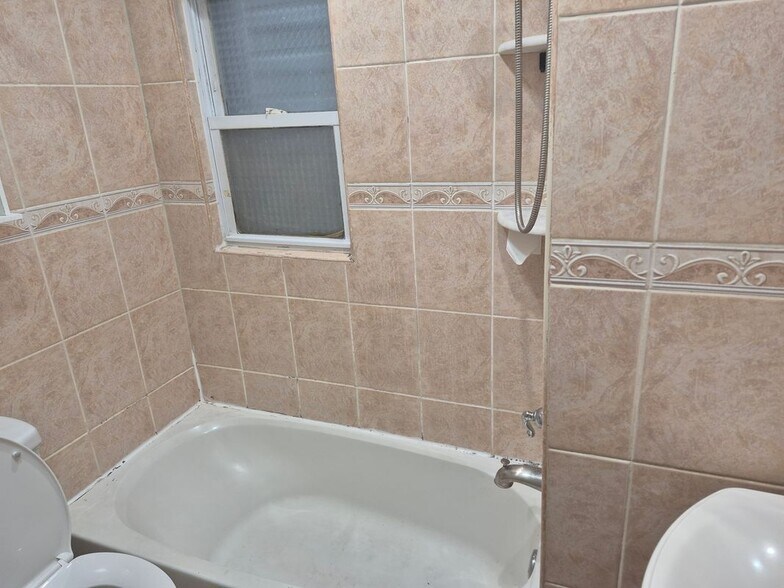 Building Photo - 330 New York Ave