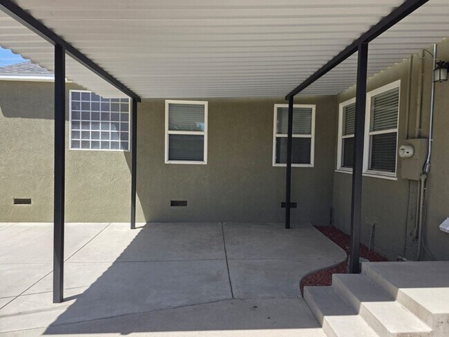 Building Photo - 351 Cypress St