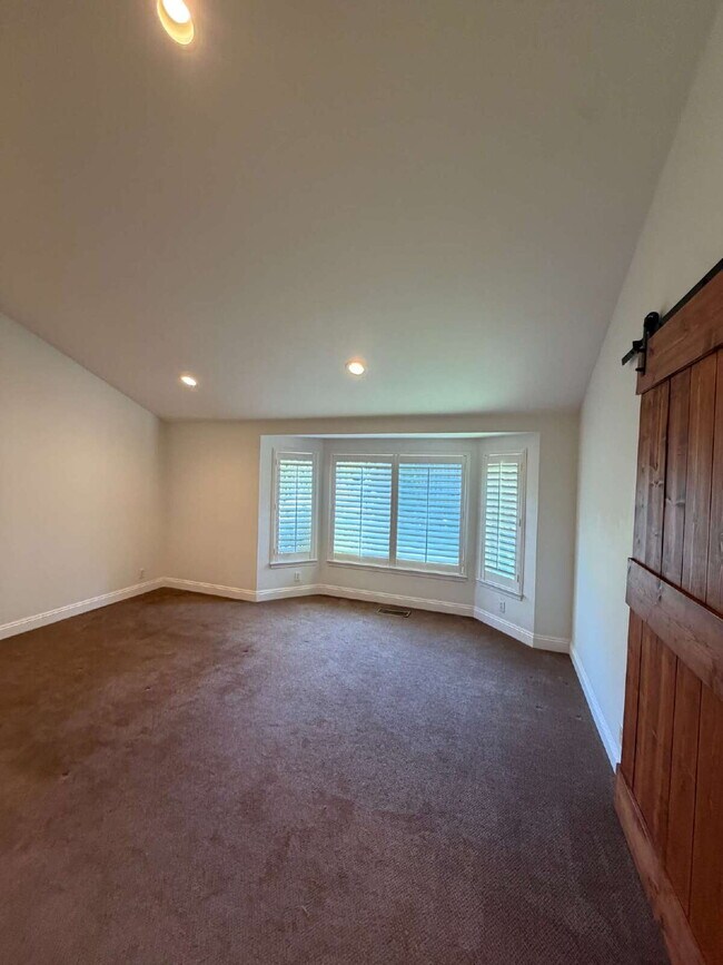Building Photo - "Charming 4-Bed Oasis with Granite Touches with Tennis and Poolside Bliss steps away in Danville!"