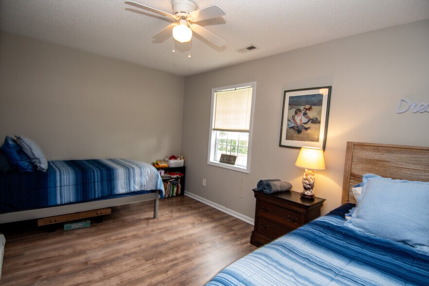 Building Photo - 88 Shoreline Dr