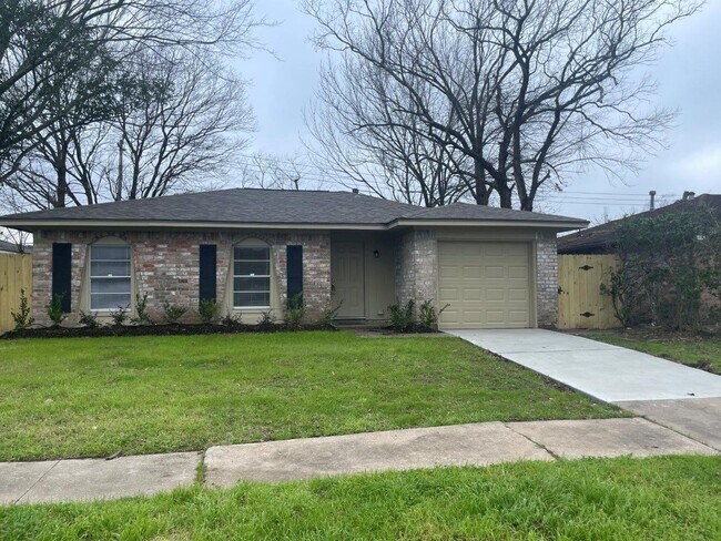 Primary Photo - 4914 Fairgreen Ln