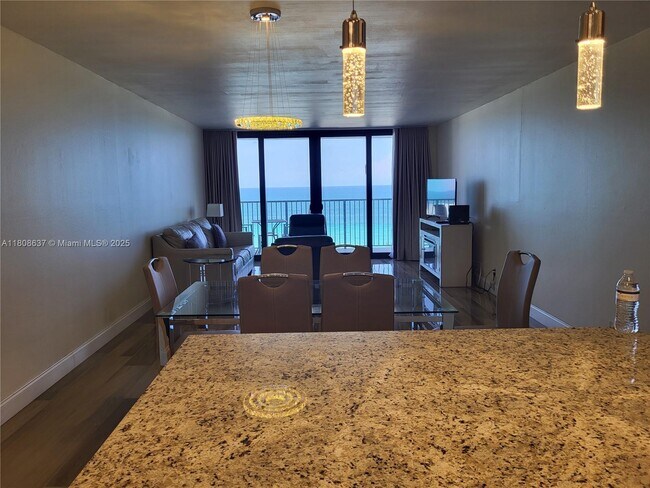 Building Photo - 2101 S Ocean Dr