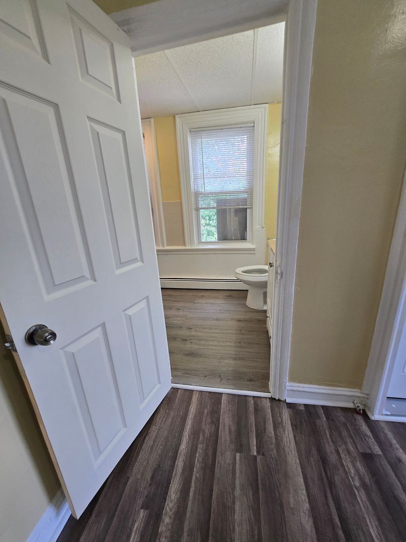 Building Photo - 79 Wesleyan Ave