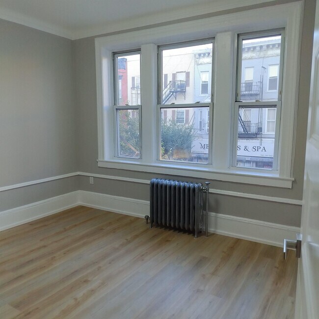 Primary Photo - 291 Central Ave