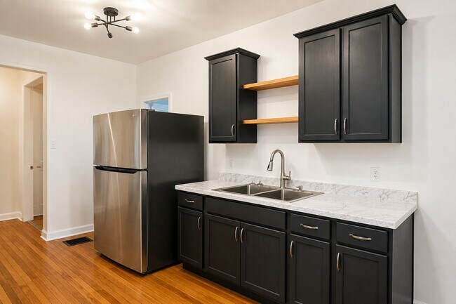 Building Photo - Martha Street Duplex