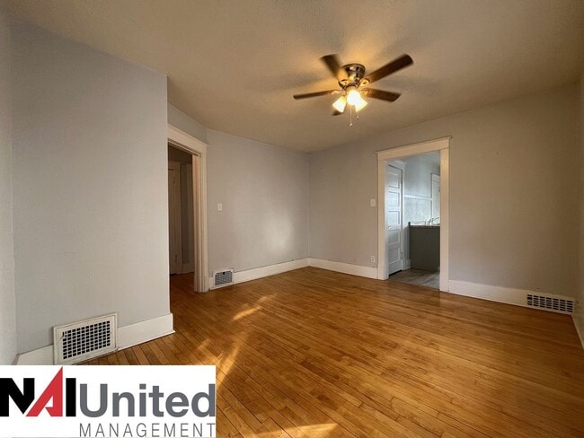 Building Photo - Almar - 2630-32 Douglas St.