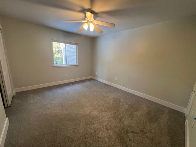 Building Photo - 53 Ember Ln