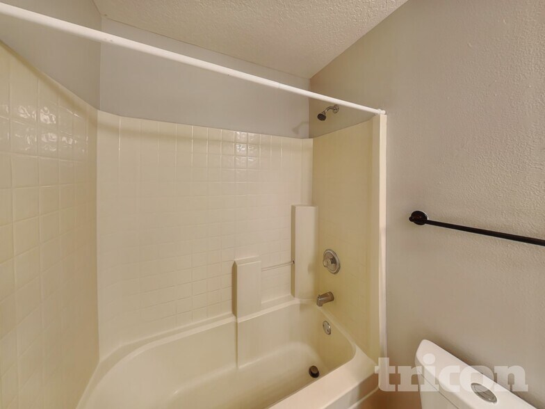 Building Photo - 1381 Broken Pine Rd