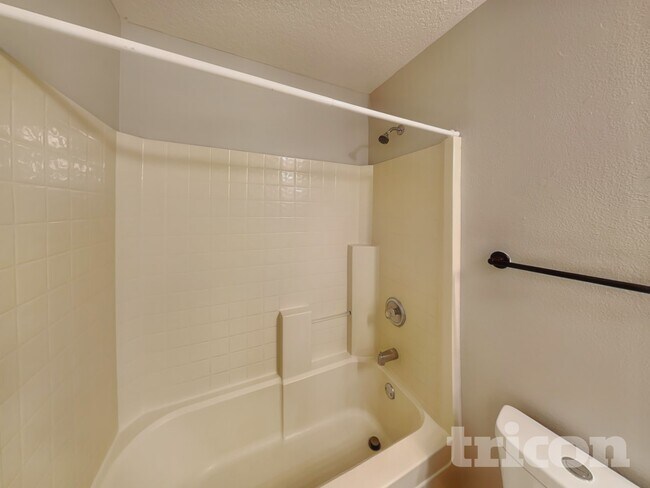 Building Photo - 1381 Broken Pine Rd