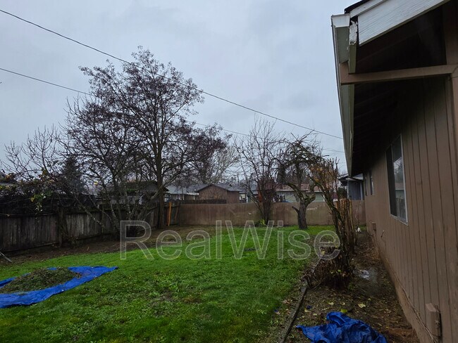 Building Photo - 231 Hawthorne St