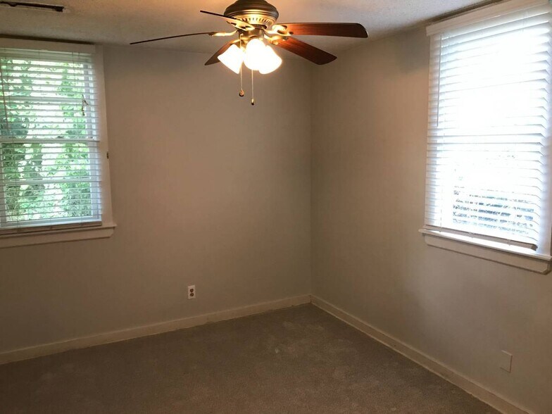 Bedroom 2 - 53 Amherst St