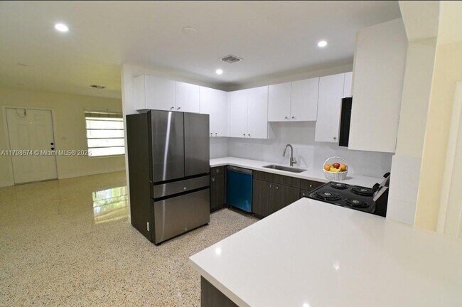 Building Photo - 11011 SW 79th Ave