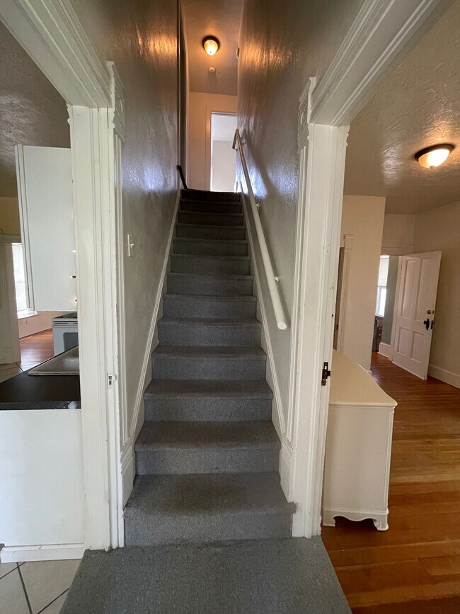 Building Photo - 1229 12th St