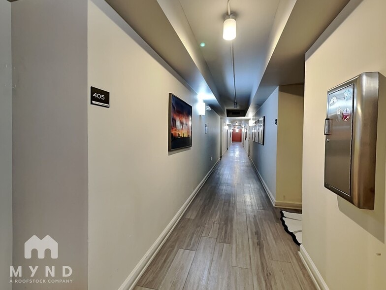 Building Photo - 535 W Thomas Rd