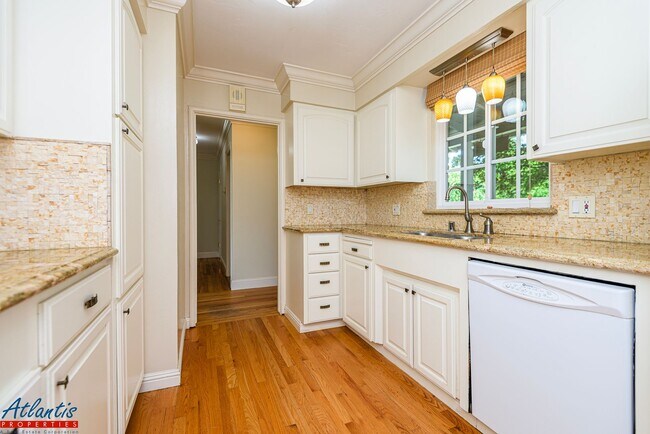Building Photo - Beautiful Campbell Home | Desirable Location