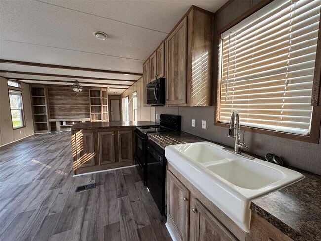 Building Photo - 16206 Wood Dr