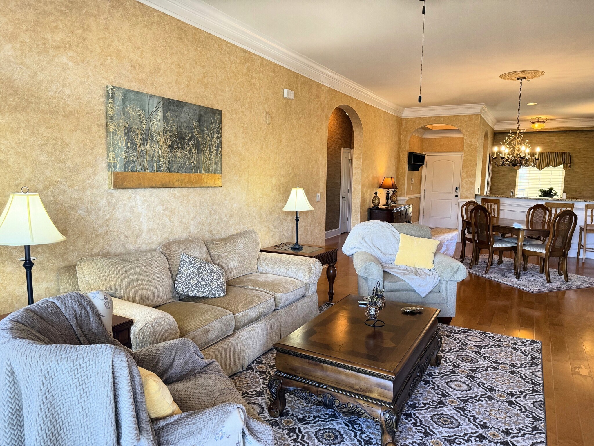 Building Photo - 265 Venice Way