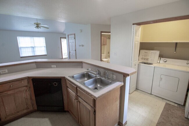 Building Photo - 5340-5342-5342 Godas Cir