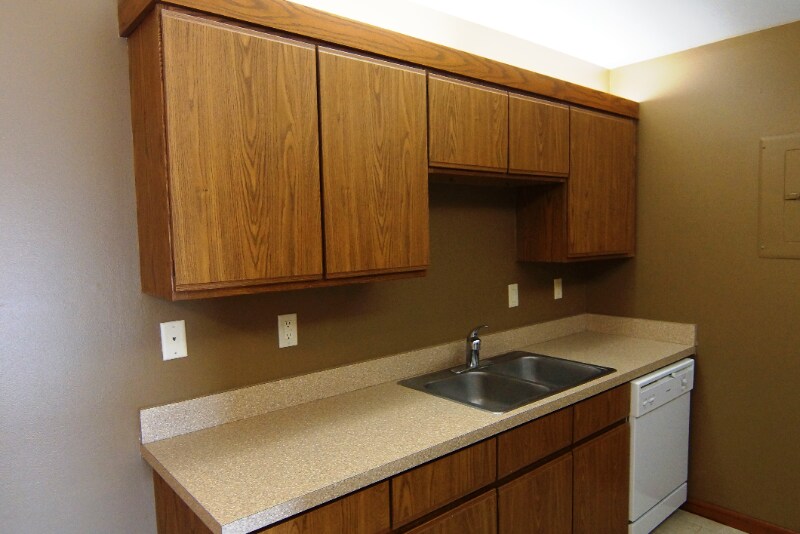 Building Photo - 5100 Emerald Dr