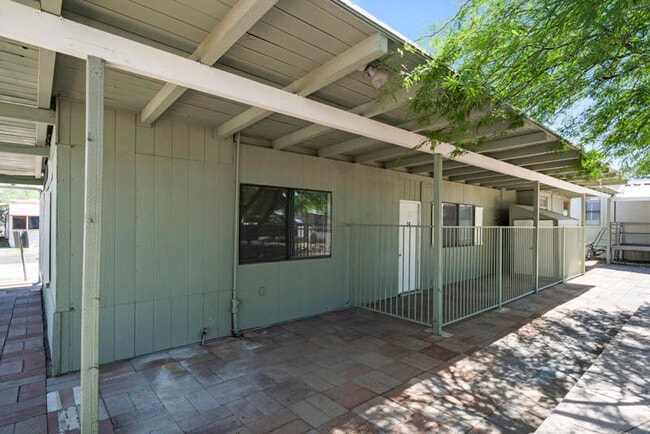 Building Photo - 3120 N Romero Rd