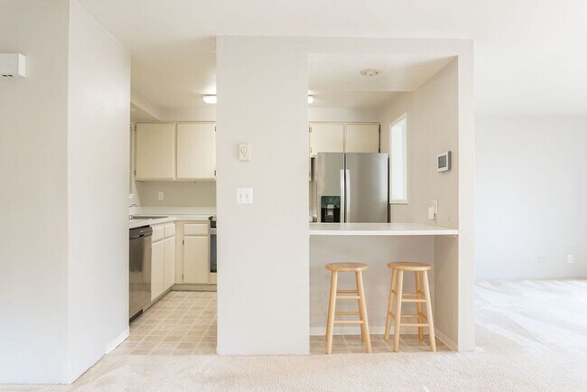 Building Photo - 431 Stonewood Dr
