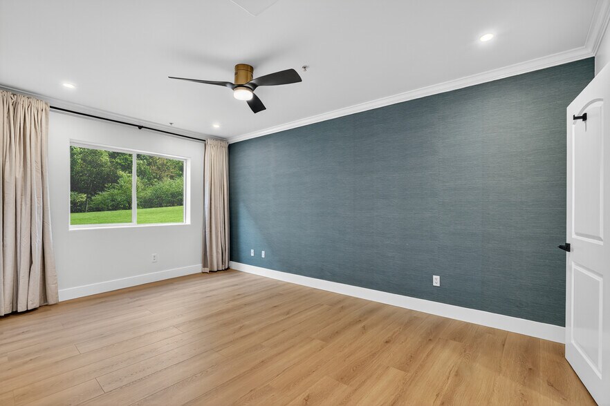 Master bedroom - 8541 Alcott St