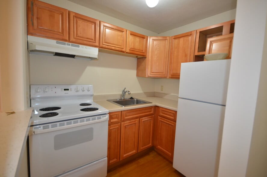 Primary Photo - 38 Gardner St