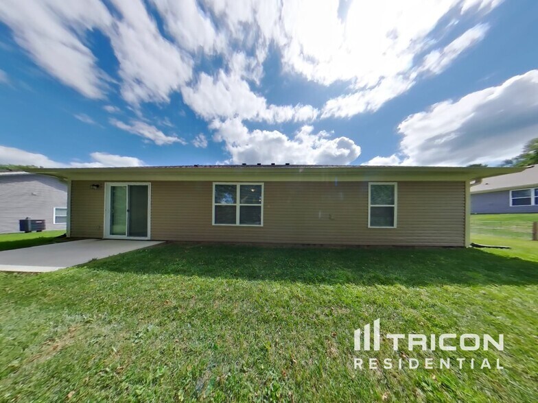 Building Photo - 972 Martin Dr