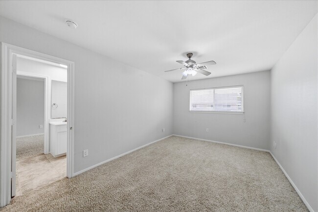 Building Photo - 727 Bunker Hill Rd