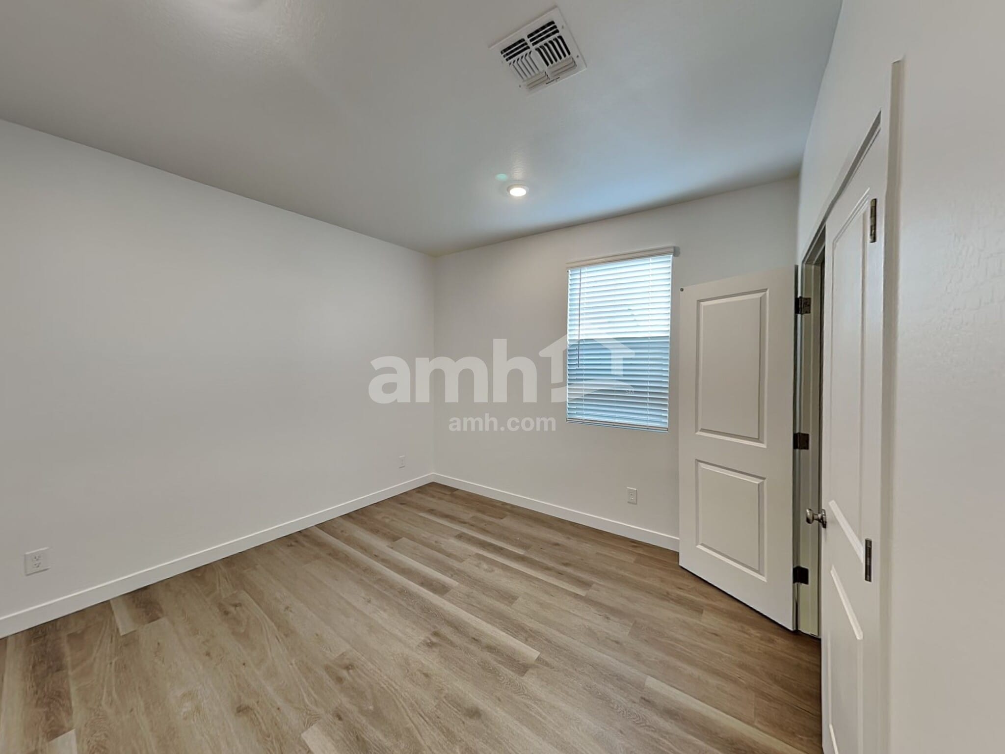 Building Photo - 20177 W Thomas Rd