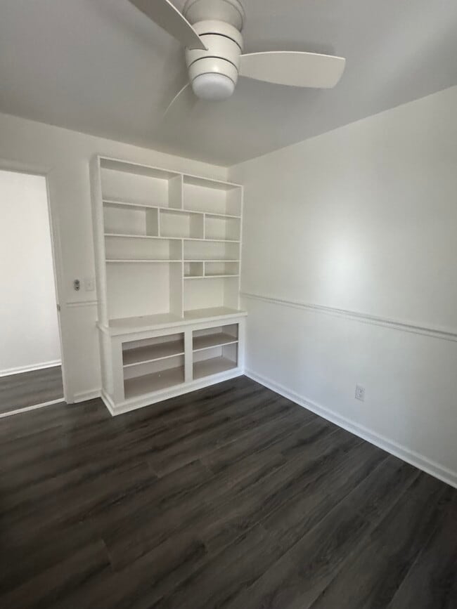 Building Photo - 1038 Point Of Lgt Ln